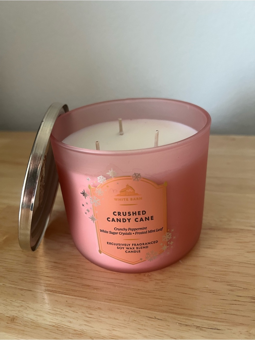 White Barn Crushed Candy Cane Candle - Pink